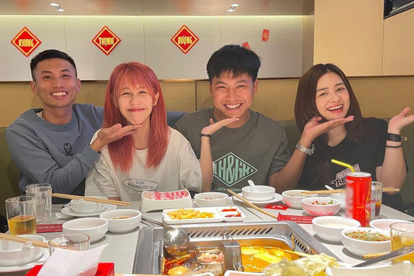 Sau khi Mũi trưởng Long công khai chuyện ly hôn, fan càng tích cực “đẩy thuyền” Long - Hậu ảnh 2