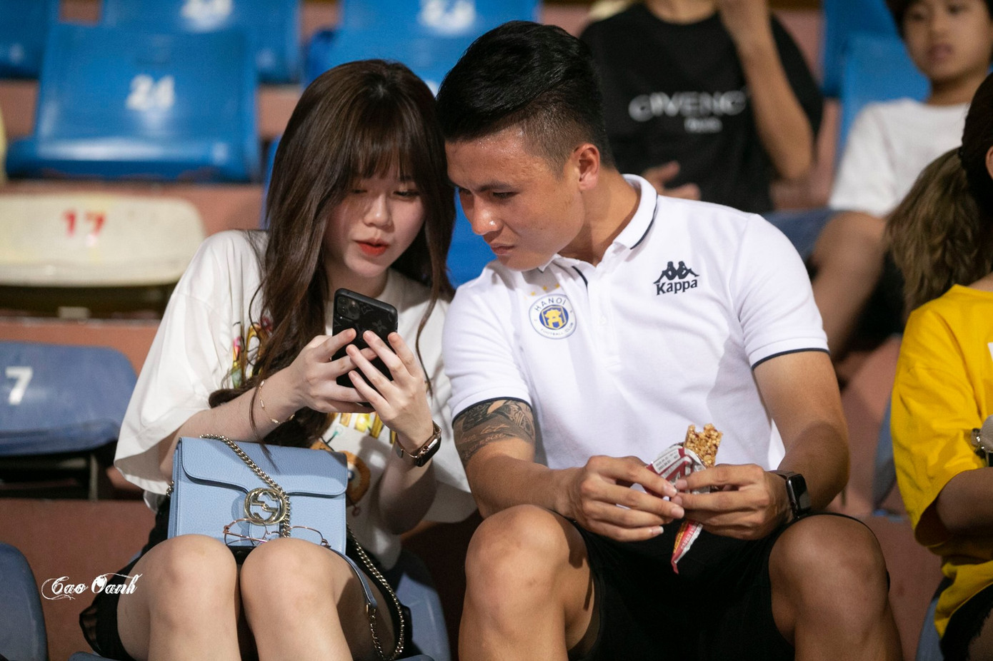 Loạt ảnh chứng minh dù Quang Hải có gặp hạn thì Huỳnh Anh vẫn luôn ở bên cạnh ảnh 5