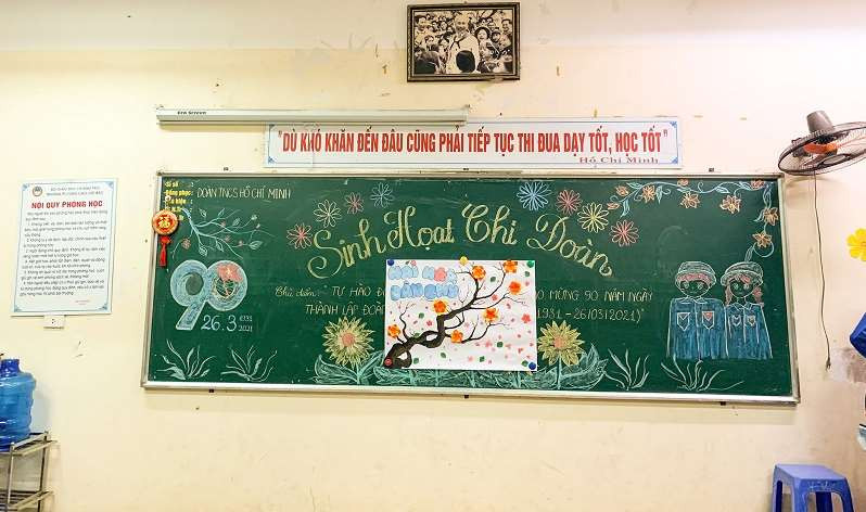Sôi động Tháng Thanh niên: Hội học sinh đua nhau khoe màn trang trí bảng cực đẹp ảnh 4