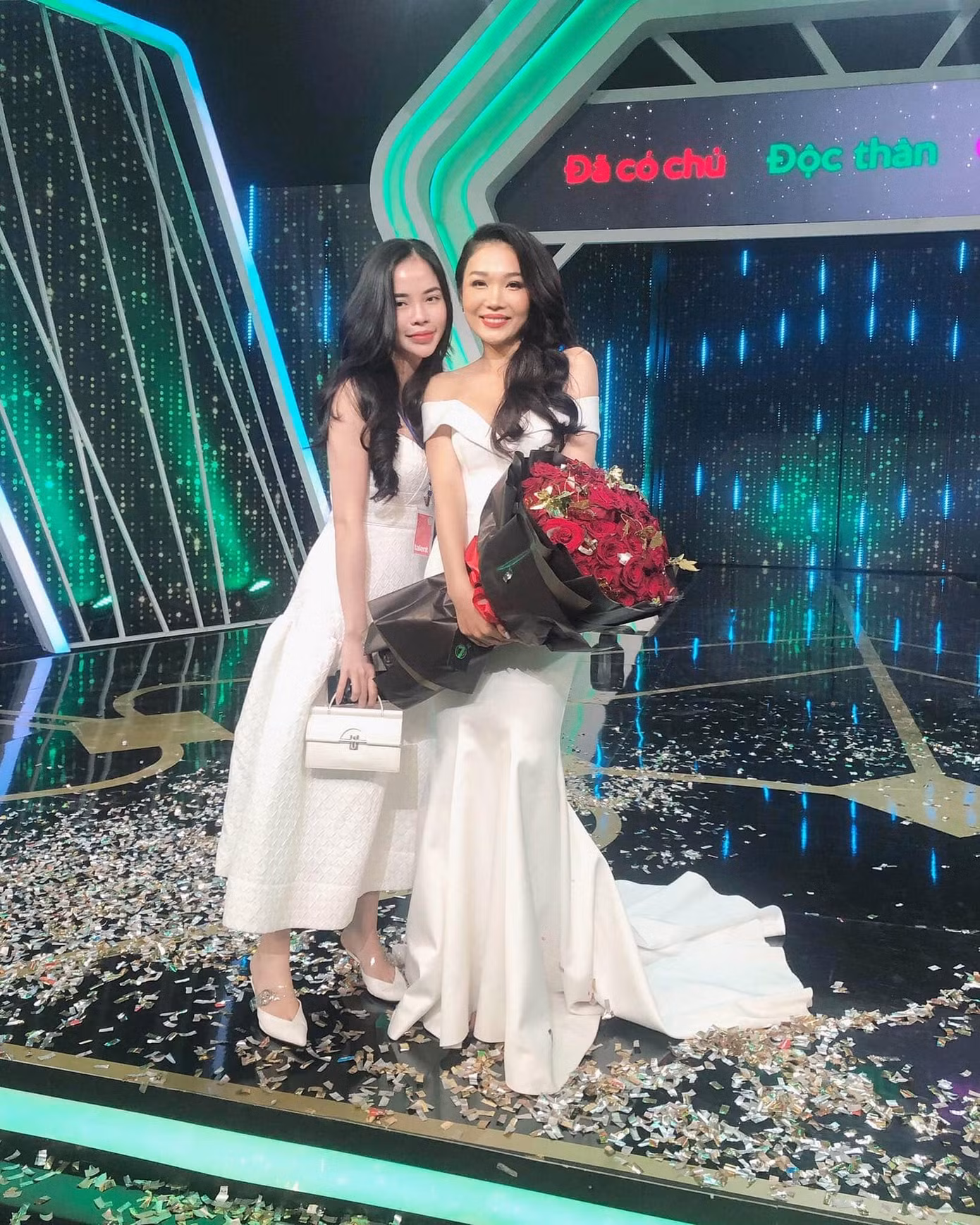 Nữ chính “Người Ấy Là Ai” tập bị cắt sóng: “Hy vọng không ai làm con bò như chúng tôi“ ảnh 2