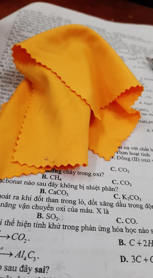 Áp dụng bài học trong kỳ quân sự: Teen “biểu diễn” màn gấp khăn lau kính hoàn hảo ảnh 1