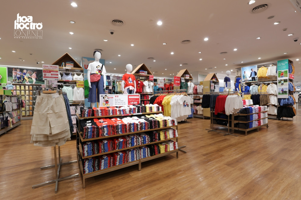 Khám phá cửa hàng rộng 2000 mét vuông tại tòa nhà cao nhất Việt Nam của UNIQLO ảnh 4