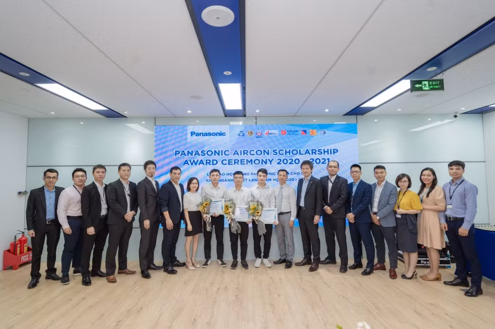 9 sinh viên ưu tú ngành Nhiệt lạnh nhận học bổng với tổng trị giá lên tới 400 triệu đồng ảnh 1