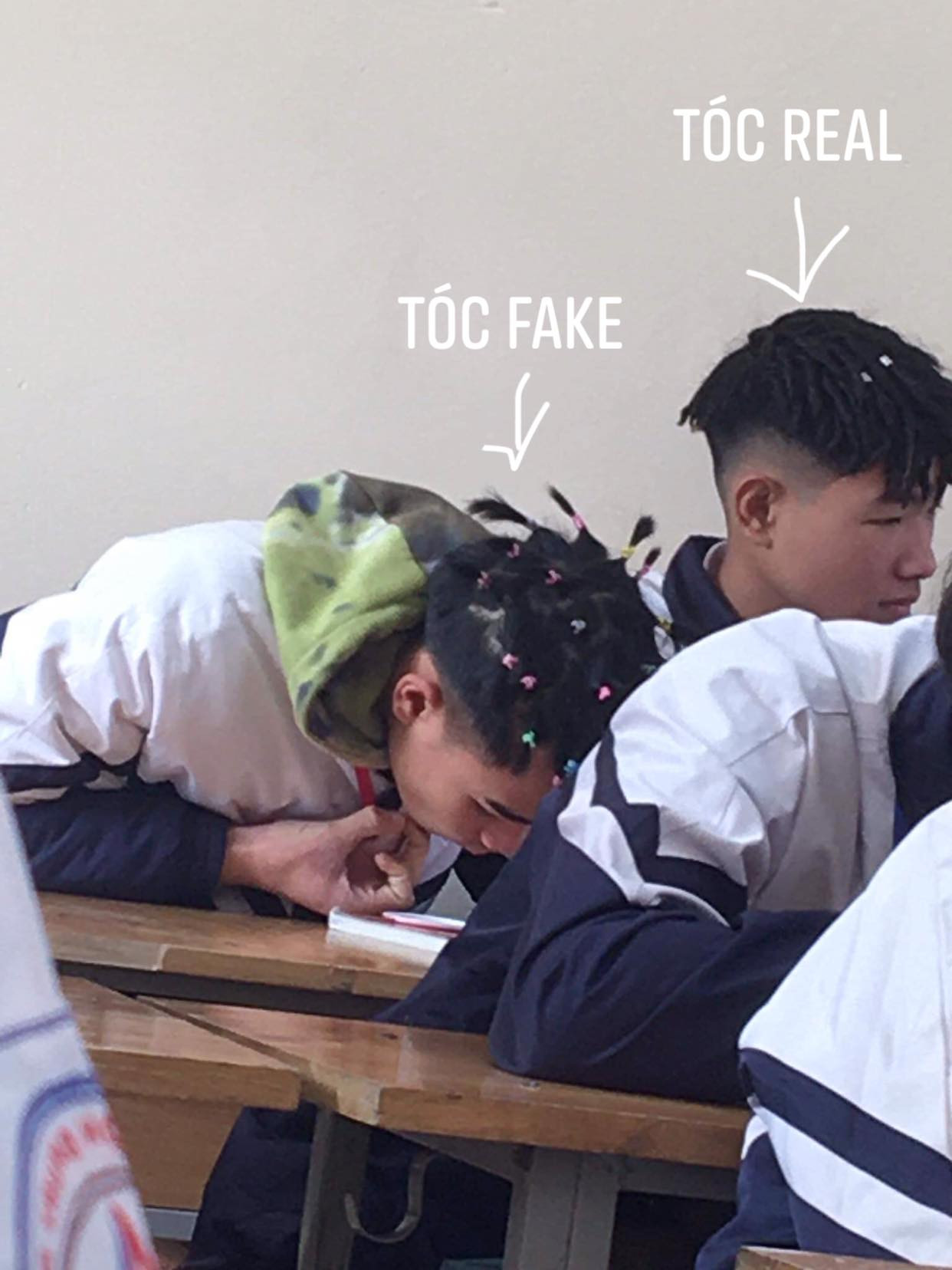 1001 “chiêu trò” làm đẹp của hội học sinh dịp Tết: Làm nail, uốn tóc với giá... 0 đồng! ảnh 3