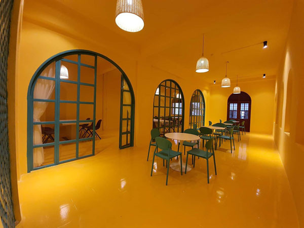 Điểm check-in hot mới tại Đà Lạt: Căng-tin đại học mà ngỡ bối cảnh phim trường ảnh 2