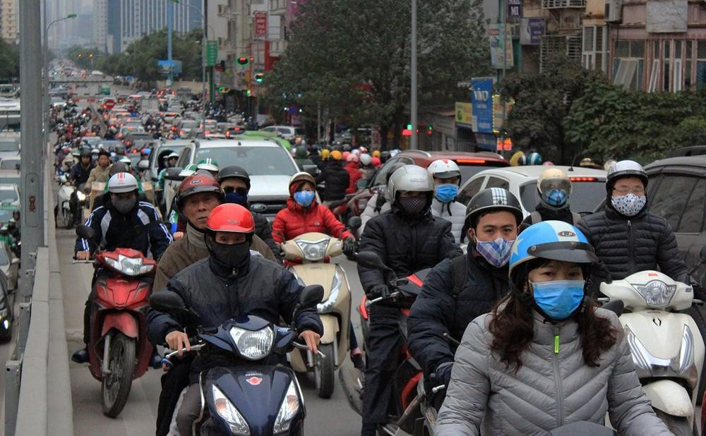 Mưa lũ cùng không khí lạnh sẽ về dồn dập trong khoảng thời gian từ nay đến cuối năm 2020 ảnh 2