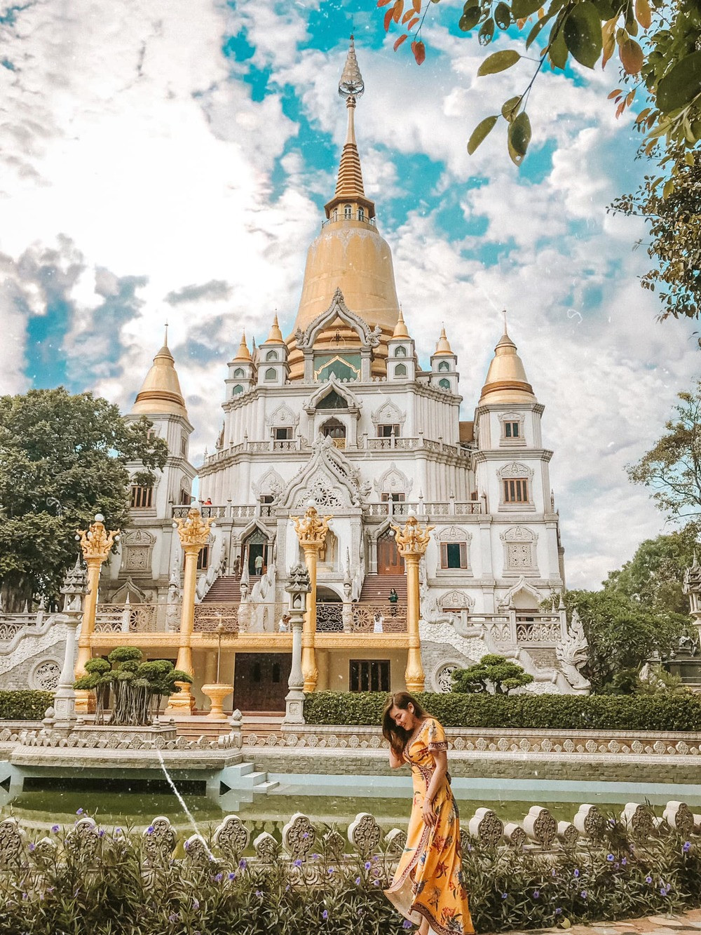 Địa điểm “check-in” cực đẹp của giới trẻ Sài Gòn: Ngôi chùa có bảo tháp cao nhất Việt Nam ảnh 4