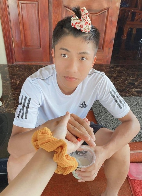 Vợ Văn Đức nhận chỉ trích khi chồng bị chấn thương và đây là phản ứng của nam cầu thủ ảnh 3