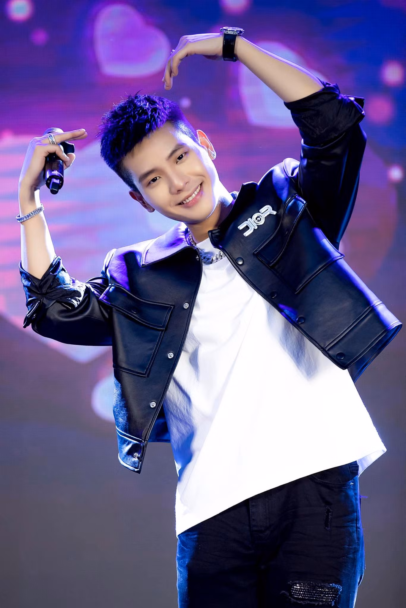 Những bức ảnh hiếm hoi của Quân A.P từ thời học phổ thông: Fan “thở phào” vì idol dậy thì thành công ảnh 7