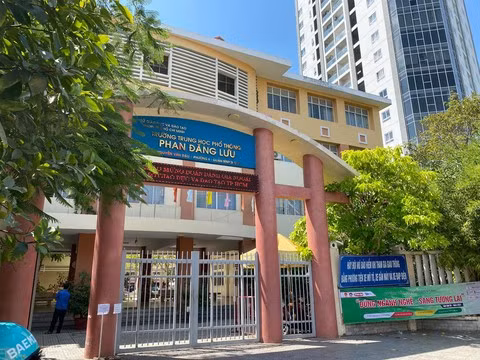 Liên tiếp 2 vụ nữ sinh THPT đánh nhau, dư luận bức xúc khi bạn bè xung quanh thờ ơ ảnh 3