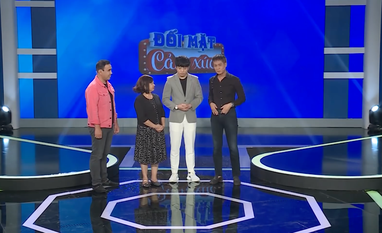 Dân mạng tranh cãi nảy lửa câu chuyện của nam MC 30 tuổi vẫn ngủ chung với mẹ ảnh 4