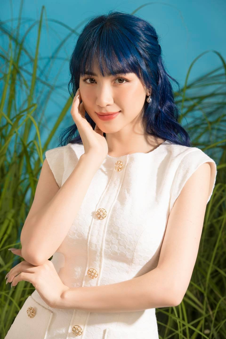 Pha Lê bình luận khen “gái một con đẹp rụng rời” nhưng tại sao fan của Hoà Minzy giận dữ? ảnh 1