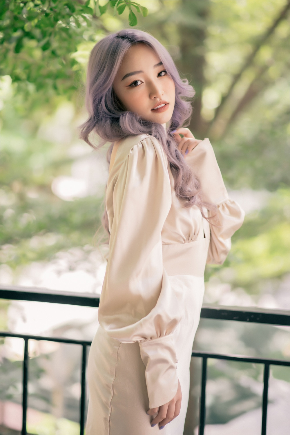 Hai nữ streamer đình đám Hoa Nhật Huỳnh và Hảo Thỏ tung bộ ảnh “tình bể bình“ ảnh 6