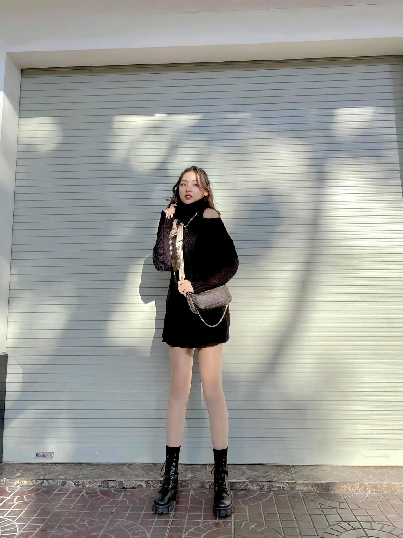 Hot girl “trứng rán cần mỡ” tiết lộ đôi chân dài “khủng” hơn cả Hoa hậu khiến dân mạng choáng váng ảnh 2