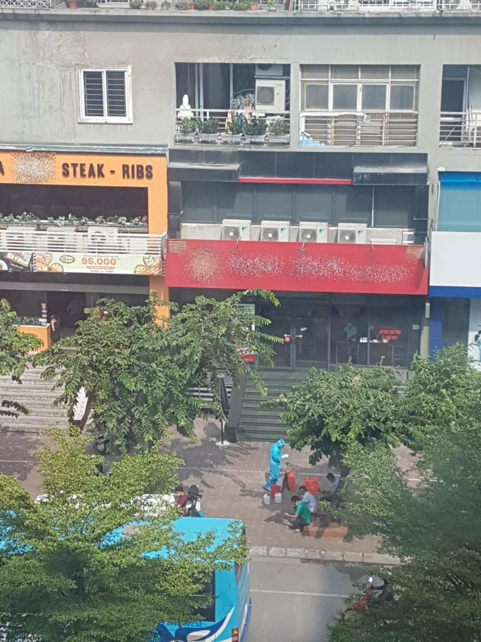 Nhân viên bị nghi nhiễm COVID-19, cửa hàng pizza tại Hà Nội thông báo tạm ngừng hoạt động ảnh 2