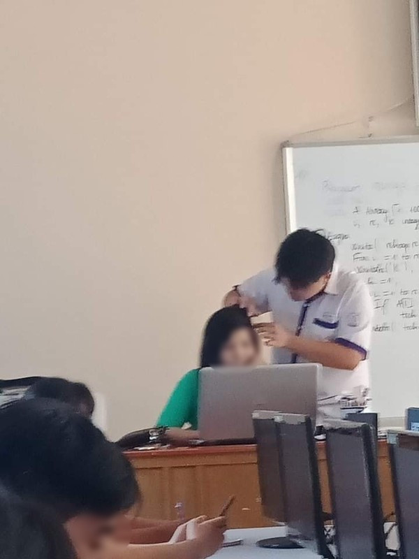 Nam sinh tình nguyện “nhổ tóc sâu” cho cô giáo, hy vọng “cứu vãn” danh hiệu Học sinh Tiên tiến ảnh 1