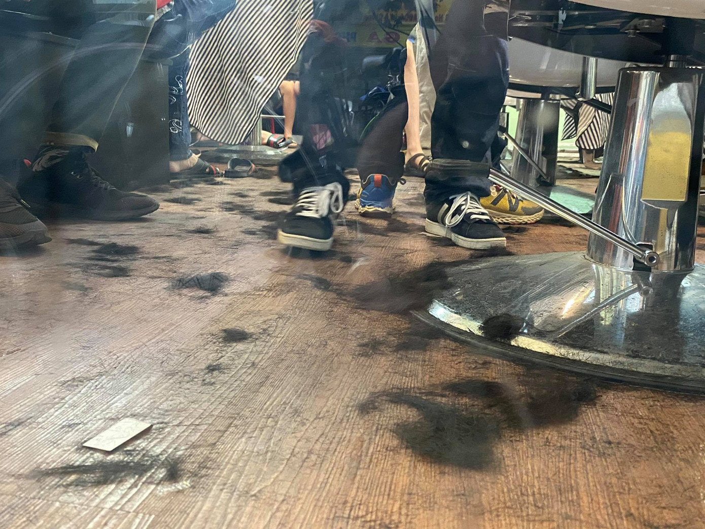 “Trào lưu” hot nhất ngày hôm nay trên Facebook: Nhà nhà khoe ảnh đi... cắt tóc! ảnh 1