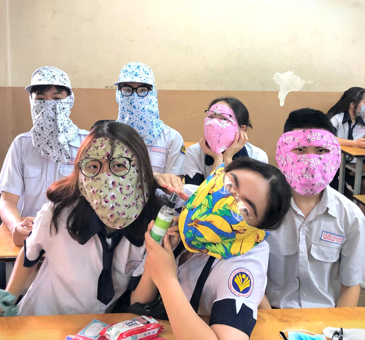 Ngày đầu trở lại trường: Teen háo hức “check-in”, tuân thủ nghiêm các biện pháp an toàn ảnh 3