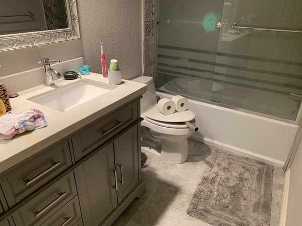 Biến bồn cầu thành khuôn mặt biểu cảm hài hước: Trào lưu mới giải trí trong mùa dịch! ảnh 8