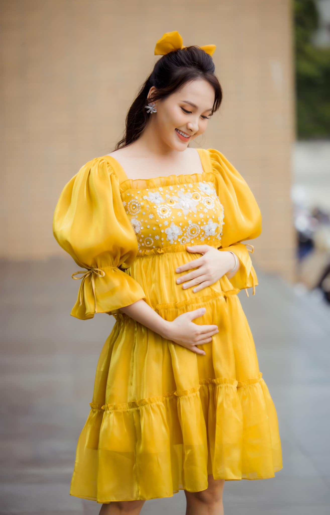 Bị nhắc nhở vì đang mang bầu mà đi giày cao gót, diễn viên Bảo Thanh liền giải thích lý do ảnh 2