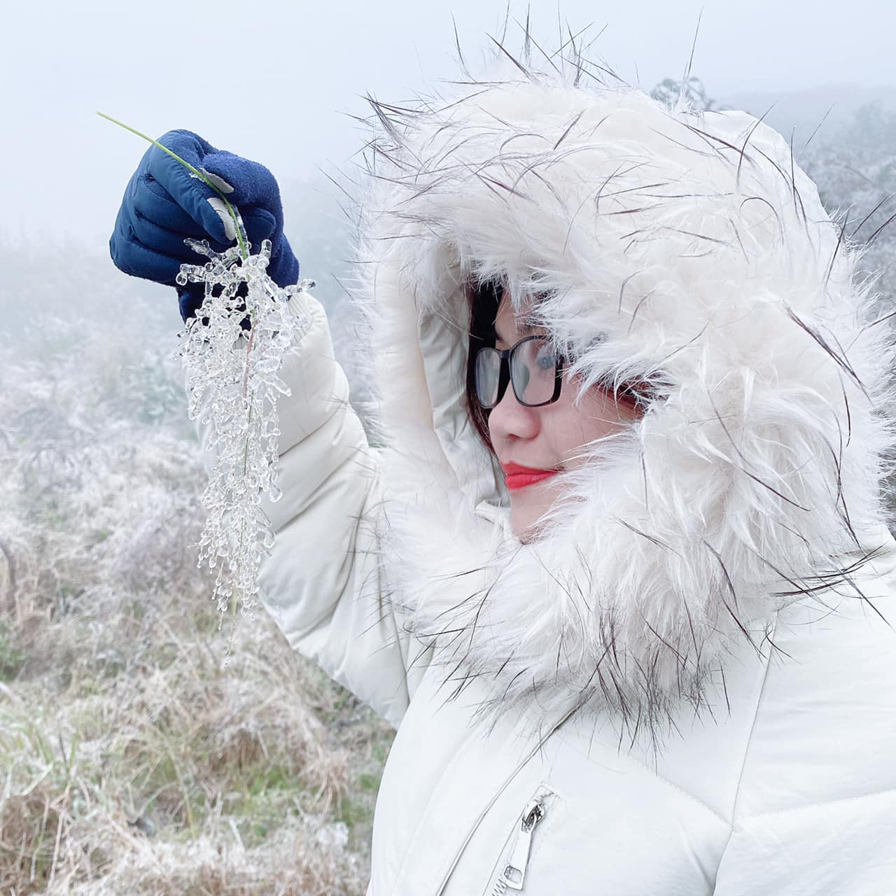 Giới trẻ đua nhau check-in tuyết rơi lãng mạn ở Sa Pa: Đừng quên lưu ý quan trọng này! ảnh 2