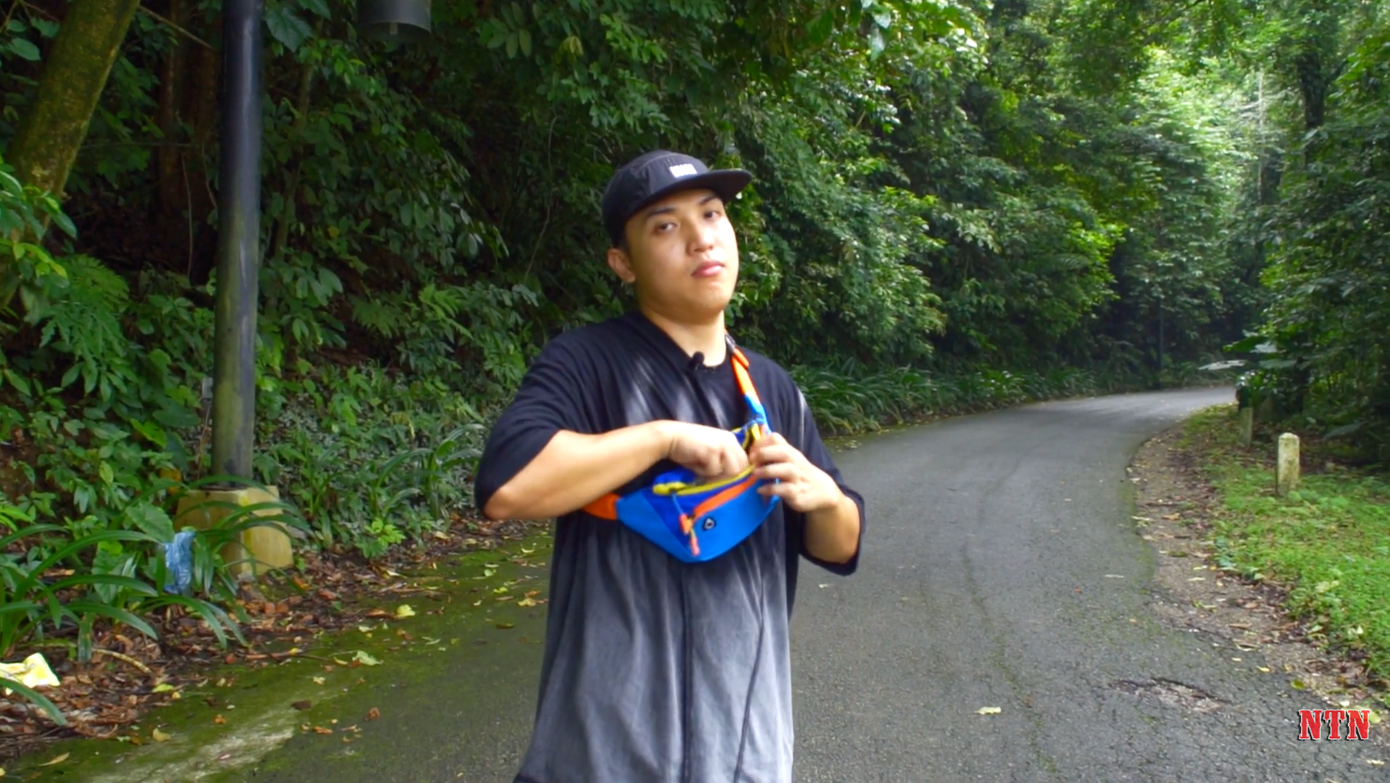 YouTuber NTN thả dốc mạo hiểm bằng xe cút kít từ đỉnh núi có nhiều khúc cua “tử thần“ ảnh 1