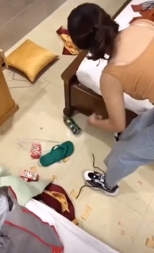 Dân mạng phẫn nộ vụ nhóm khách du lịch cố tình đổ rác bừa bãi ra phòng khách sạn Vũng Tàu ảnh 2