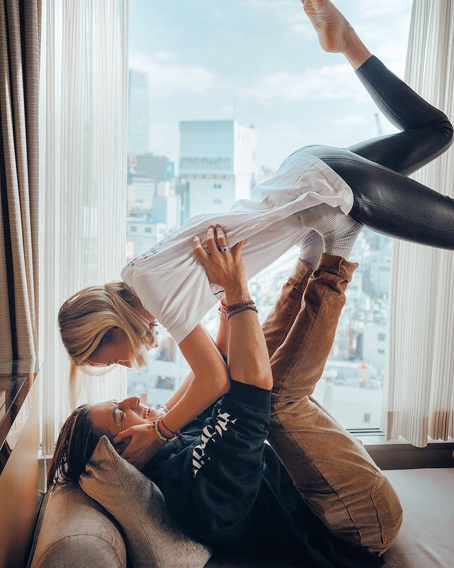 Cặp đôi tạo trend “Nắm tay em đi khắp thế gian“: 10 năm gắn bó hạnh phúc bên nhau ảnh 8