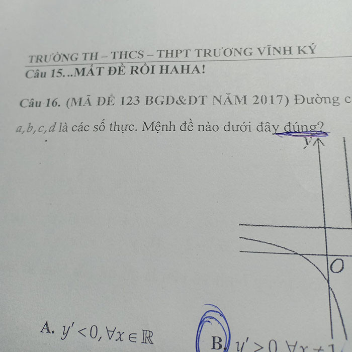Đề kiểm tra cực “độc” của thầy giáo dạy Toán: Teen muốn được điểm cao thì phải... cười! ảnh 2