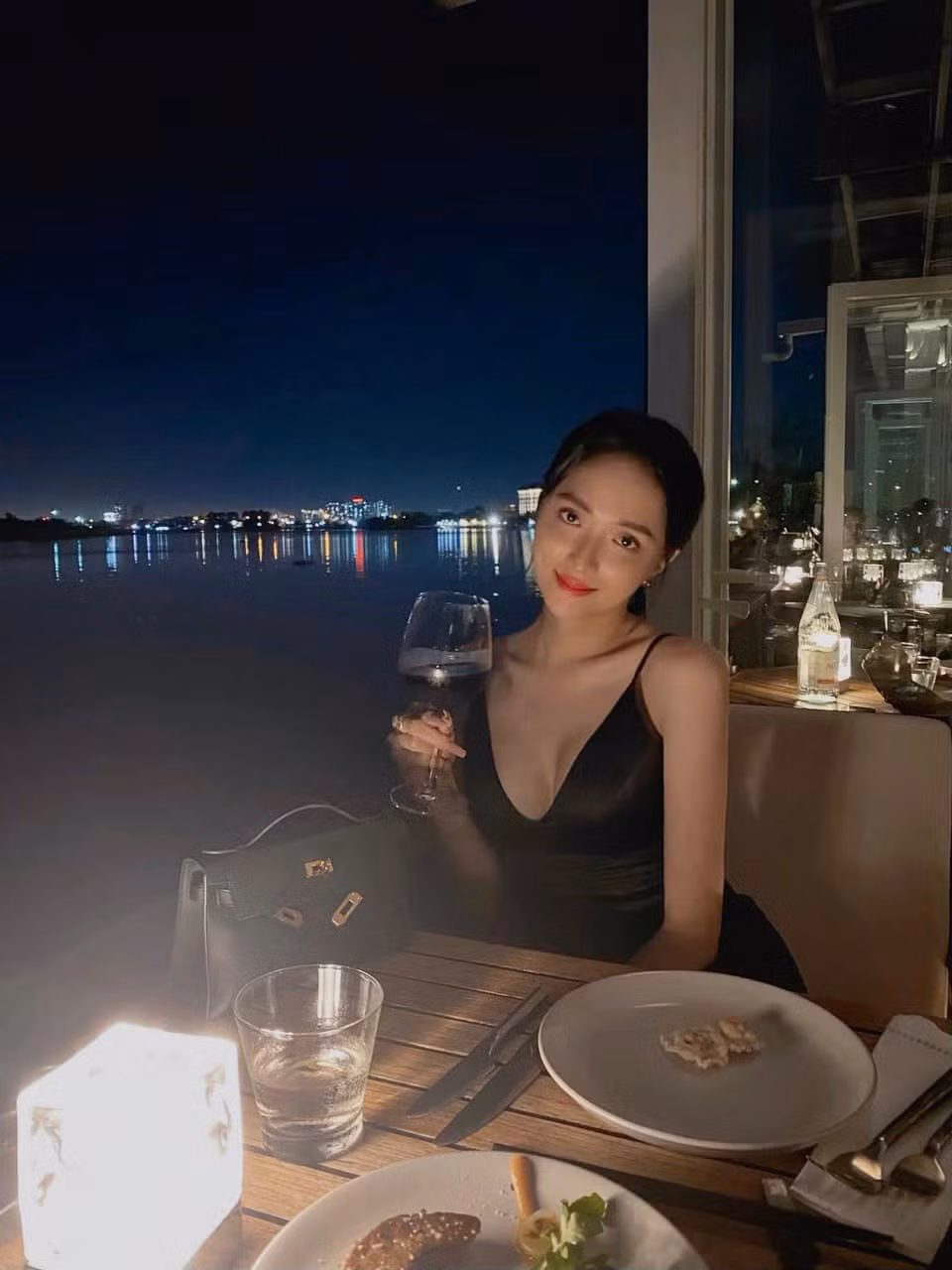 Hương Giang và cực phẩm “Người Ấy Là Ai” lộ bằng chứng hẹn hò, từng đi Đà Lạt cùng nhau? ảnh 1