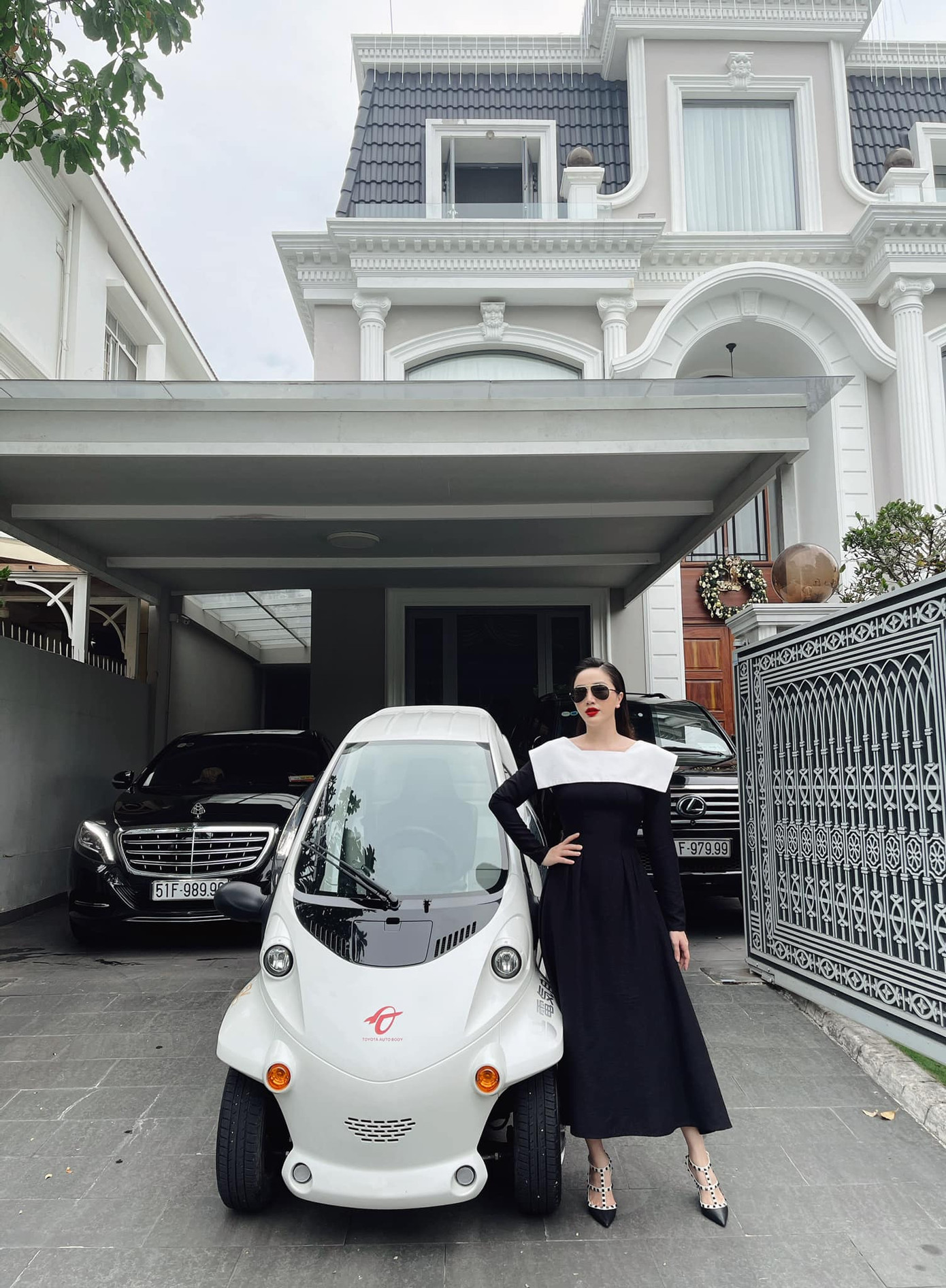 Bảo Thy khoe xế cưng mới sắm nhưng biển số hai chiếc "siêu xe" mới đáng ghen tỵ ảnh 1