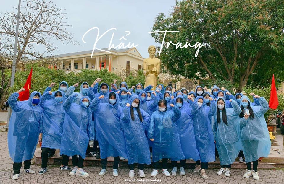 Teen THPT chuyên Phan Bội Châu chụp ảnh kỷ yếu mùa dịch theo thông điệp 5K của Bộ Y tế ảnh 3