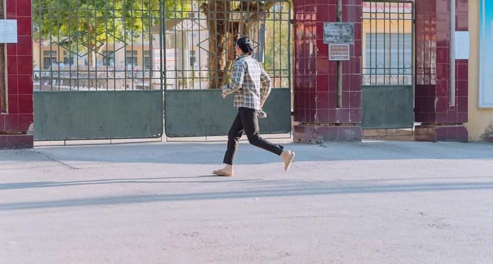 Hình ảnh xúc động trong mùa thi năm 2020: Mẹ luôn là người tuyệt vời nhất! ảnh 1