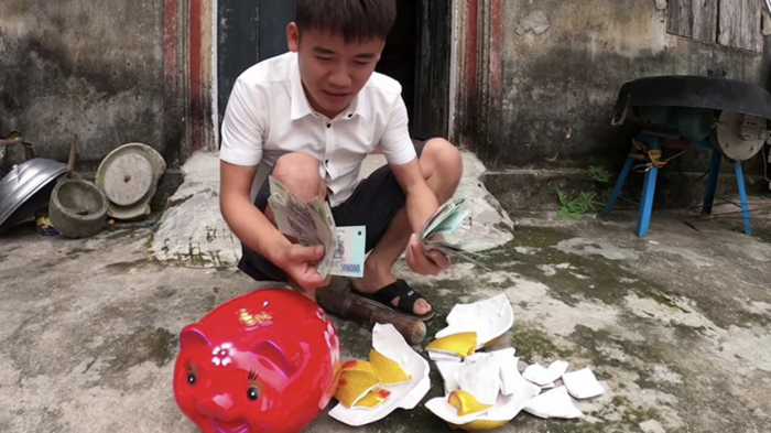 Kênh YouTube của con trai bà Tân Vlog bất ngờ biến mất sau khi bị xử phạt 10 triệu đồng ảnh 1