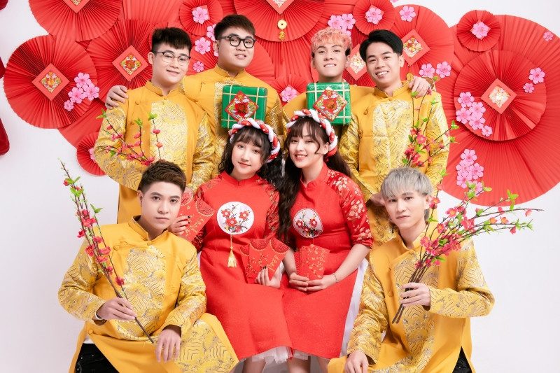 Thảo Nari, Mèo Sao Hỏa cùng dàn streamer, TikToker tung bộ ảnh mặc áo dài rực rỡ ảnh 12