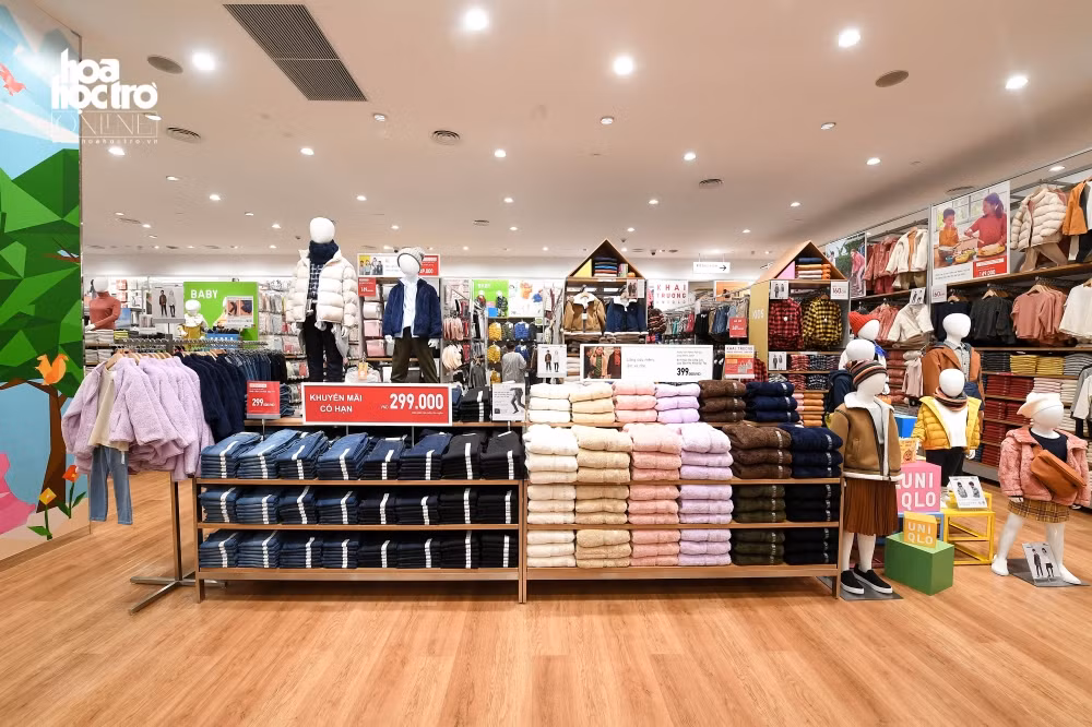 Hà Nội: Gia đình diễn viên Mạnh Trường cùng loạt KOLs nô nức mua sắm ở sự kiện thời trang ảnh 1