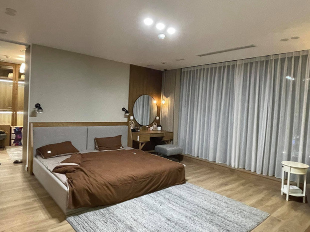 Cơ ngơi “khủng” của vợ chồng Trang Lou - Tùng Sơn: Nhà mới to đẹp đón bé thứ hai chào đời! ảnh 5