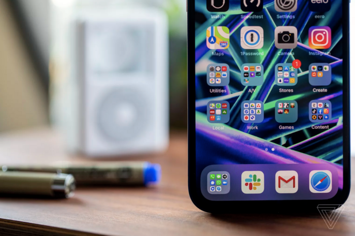 Cận cảnh iPhone 12 “bằng xương bằng thịt“: Màu xanh dương khiến các iFan thất vọng ảnh 9