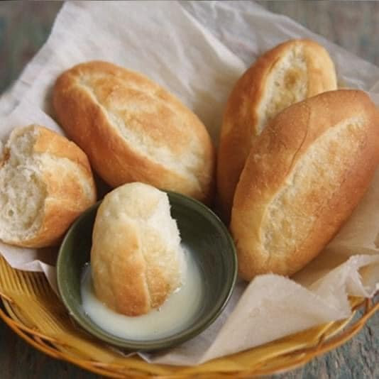 Món bánh mì chấm sữa đặc “thần thánh” của người Việt bỗng làm “dậy sóng” dân mạng quốc tế ảnh 2