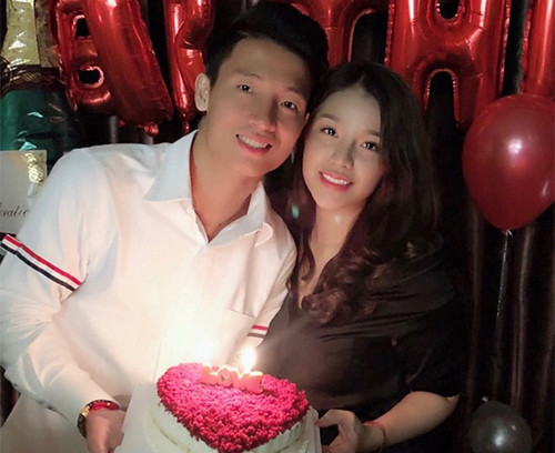 Vợ sắp cưới của Bùi Tiến Dũng tự nhận là “single mom”, chàng cầu thủ lên tiếng phủ nhận ảnh 1
