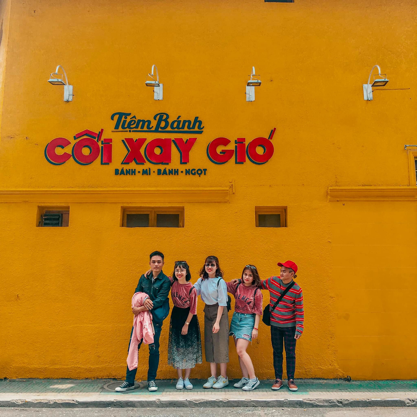 Còn 3 ngày nữa bức tường vàng "Tiệm bánh Cối Xay Gió" bị xoá bỏ, check-in nhanh nào! ảnh 3