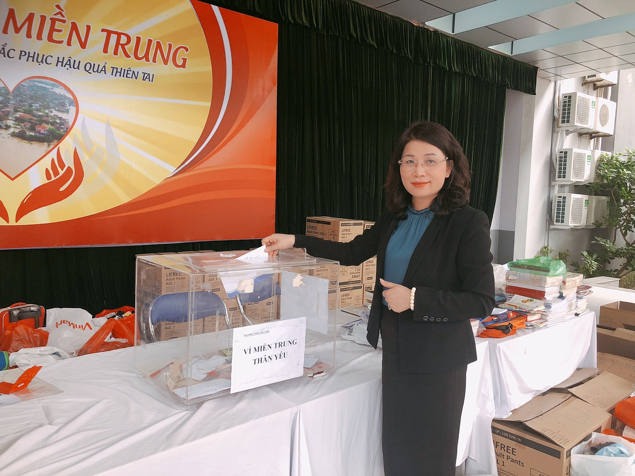 Thầy trò trường THCS Cầu Giấy (Hà Nội) chung tay ủng hộ “khúc ruột” miền Trung ảnh 4
