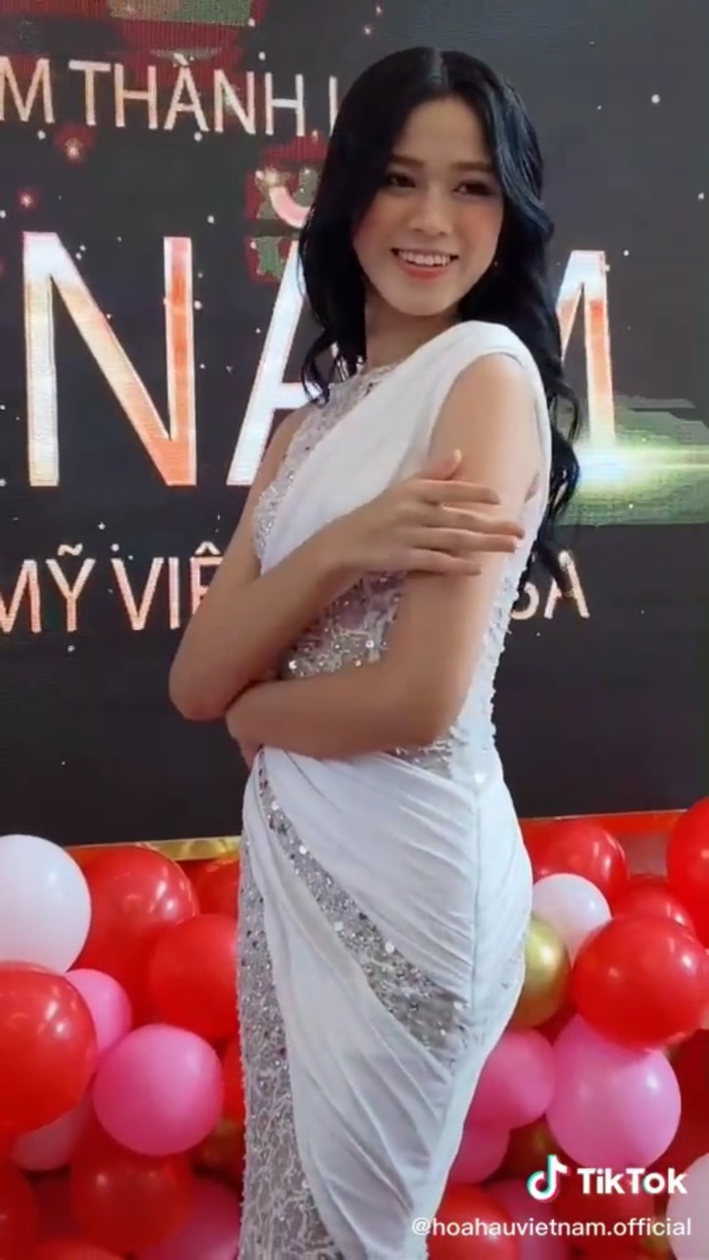 Dân mạng “xỉu ngang, xỉu dọc” khi xem clip cận cảnh nhan sắc của dàn Hoa hậu Việt Nam ảnh 3