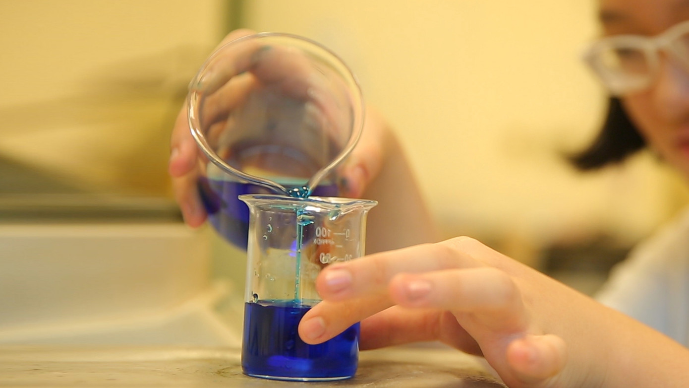 Học sinh lớp 8 tìm giải pháp cải thiện ô nhiễm nguồn nước bằng ứng dụng hạt Nano TIO2 ảnh 2