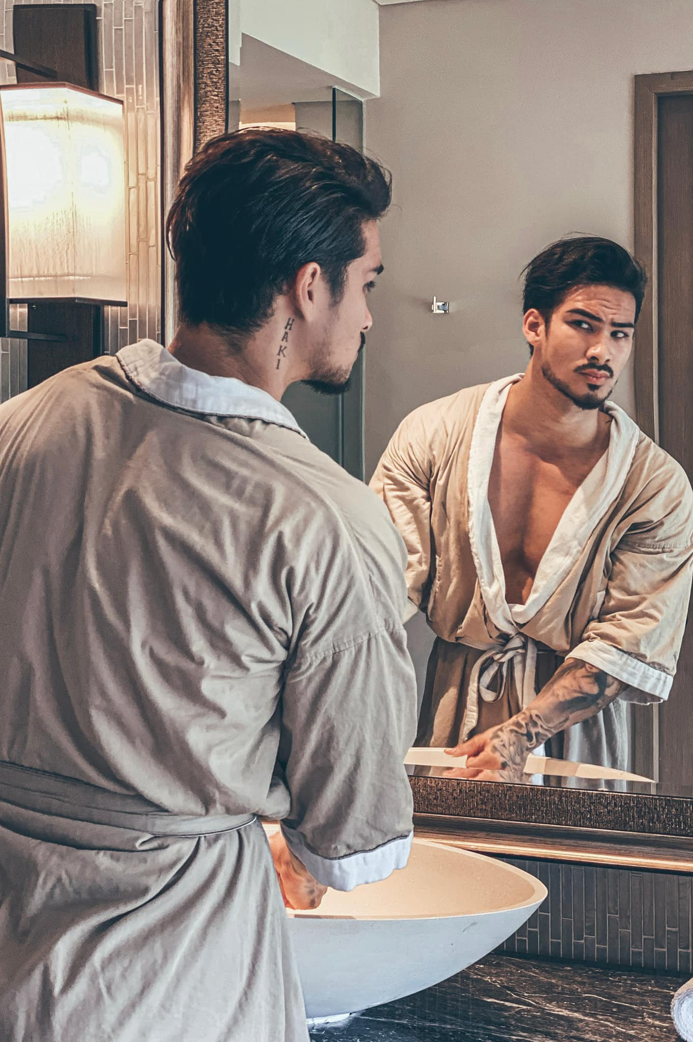 Hai anh em Việt kiều Đức trong tập 4 “Người Ấy Là Ai“: Trai đẹp có body “cực phẩm"! ảnh 4