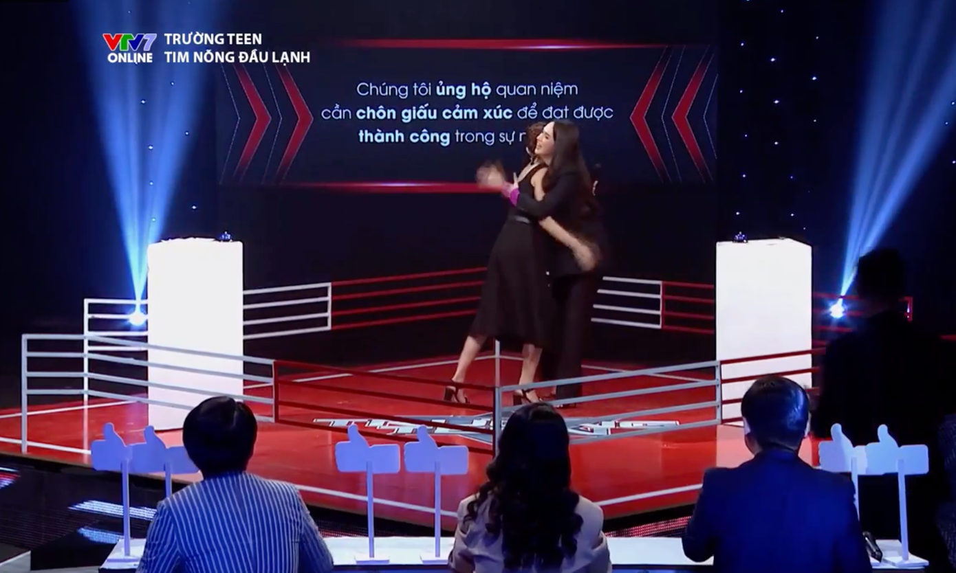 Tranh biện về “trái tim nóng và cái đầu lạnh”, Tóc Tiên được nhiều bạn trẻ ủng hộ ảnh 3