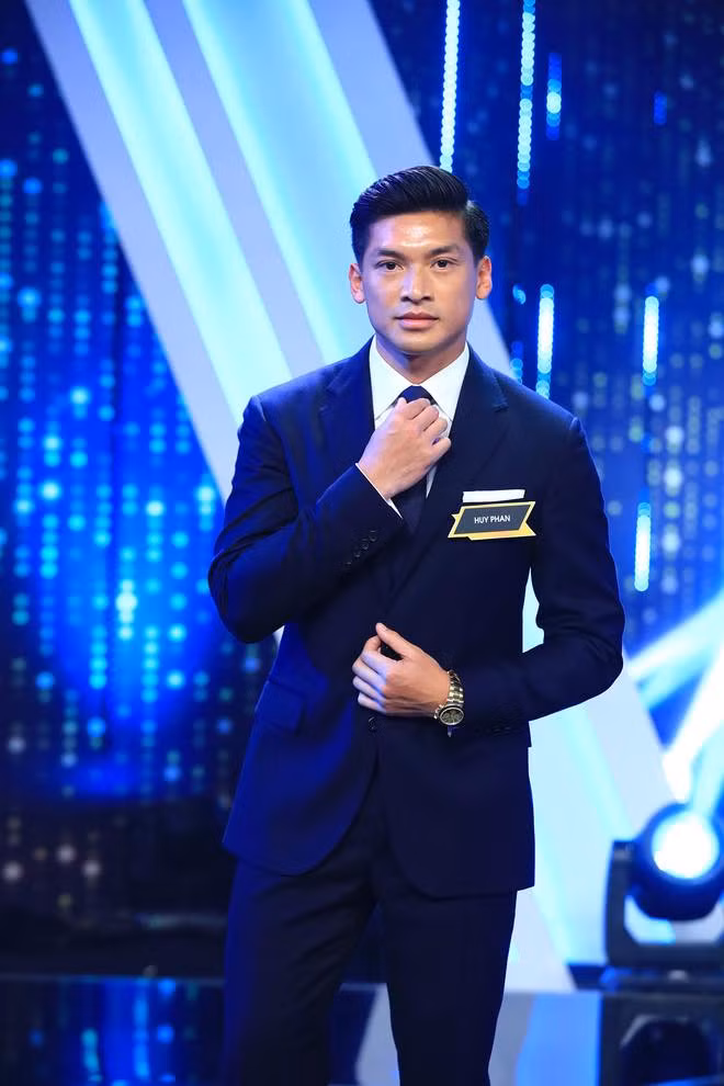 Loạt nam thần “Người Ấy Là Ai“: Những chàng CEO “bên ngoài đẹp trai, bên trong nhiều tiền“ ảnh 10