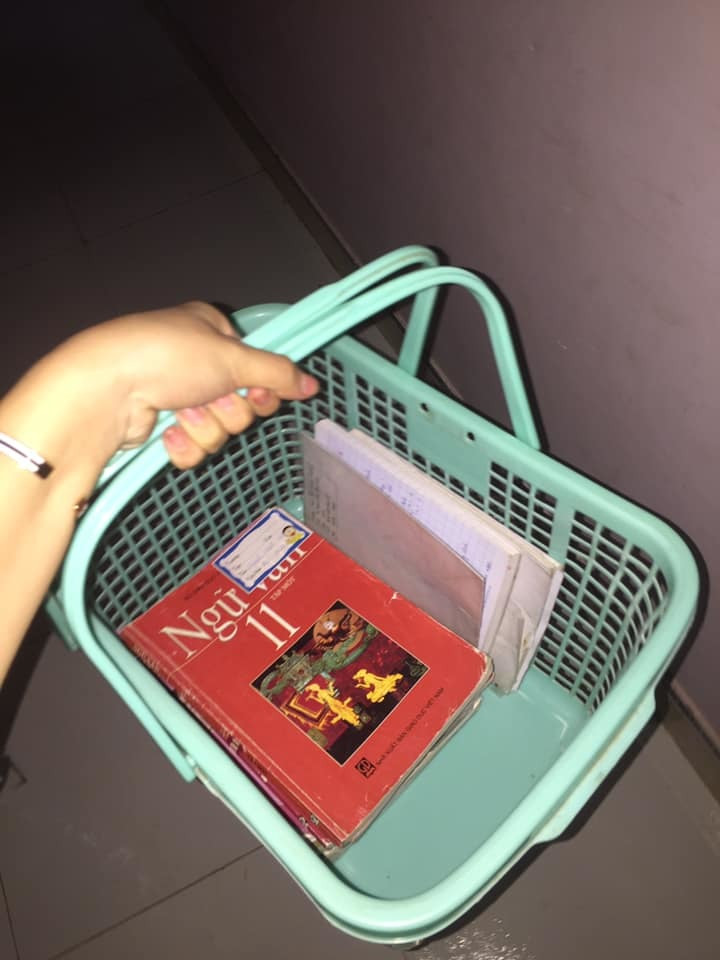 Đầu năm học đi nhận lớp mang cặp gì cho “chất“: Nhiều bạn teen chọn... làn đi chợ! ảnh 3