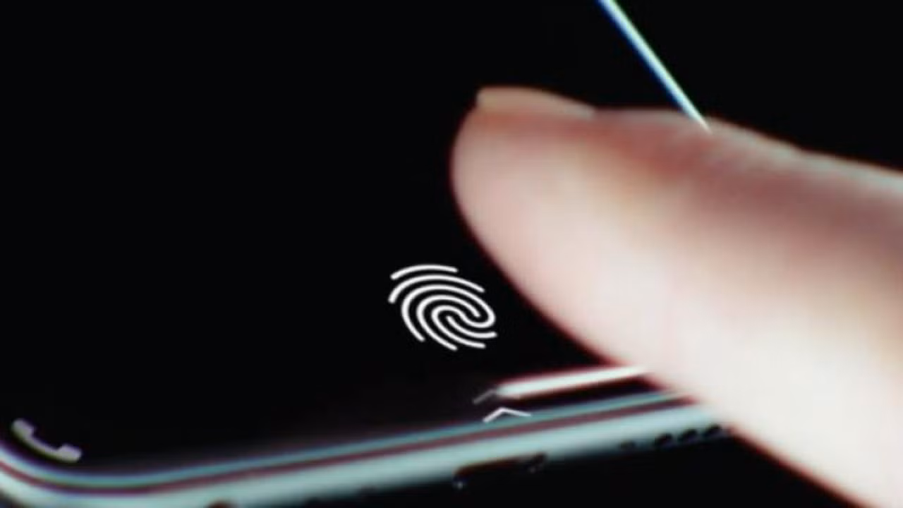 Cả thế giới đeo khẩu trang, iPhone 13 trang bị cách nhận diện mới ngoài FaceID ảnh 1