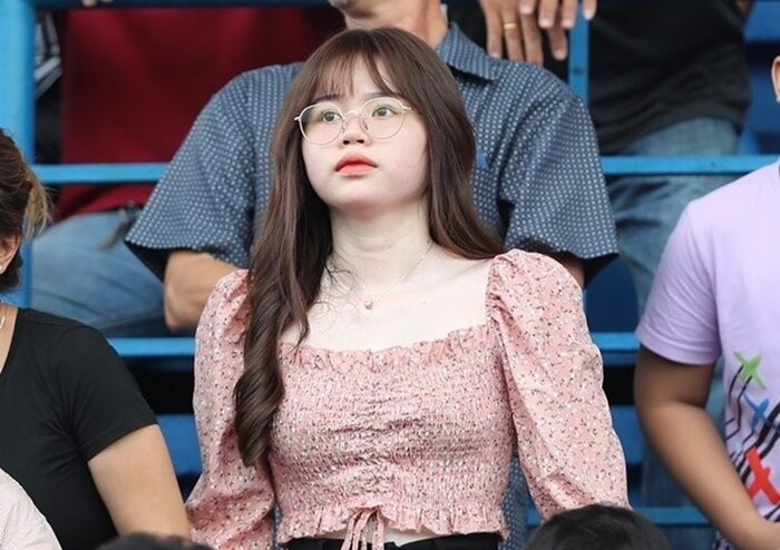 Bạn gái Quang Hải đăng story ngầm “cà khịa” anti-fan khi liên tục bị chê bai về nhan sắc ảnh 1